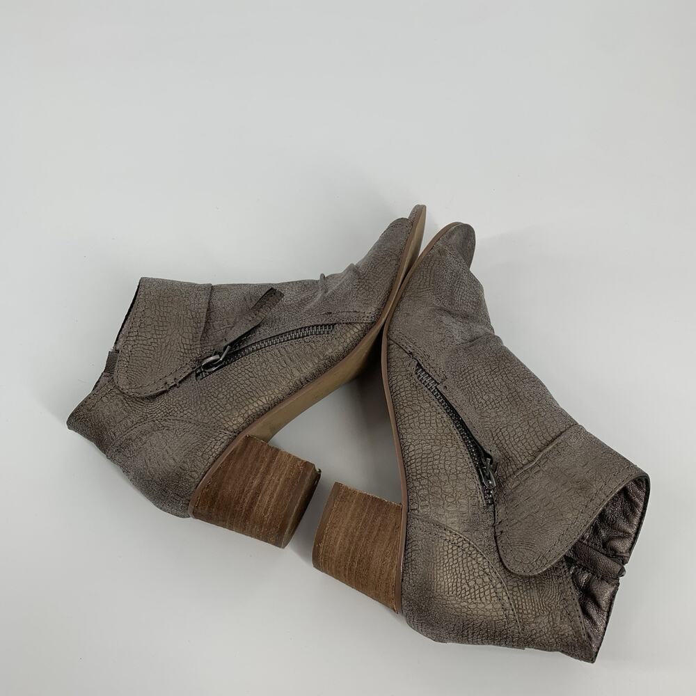 Very G Wonderlust Peep Toe Booties 9 Womens Grey Metallic Stacked Ankle Boots - Picture 5 of 10